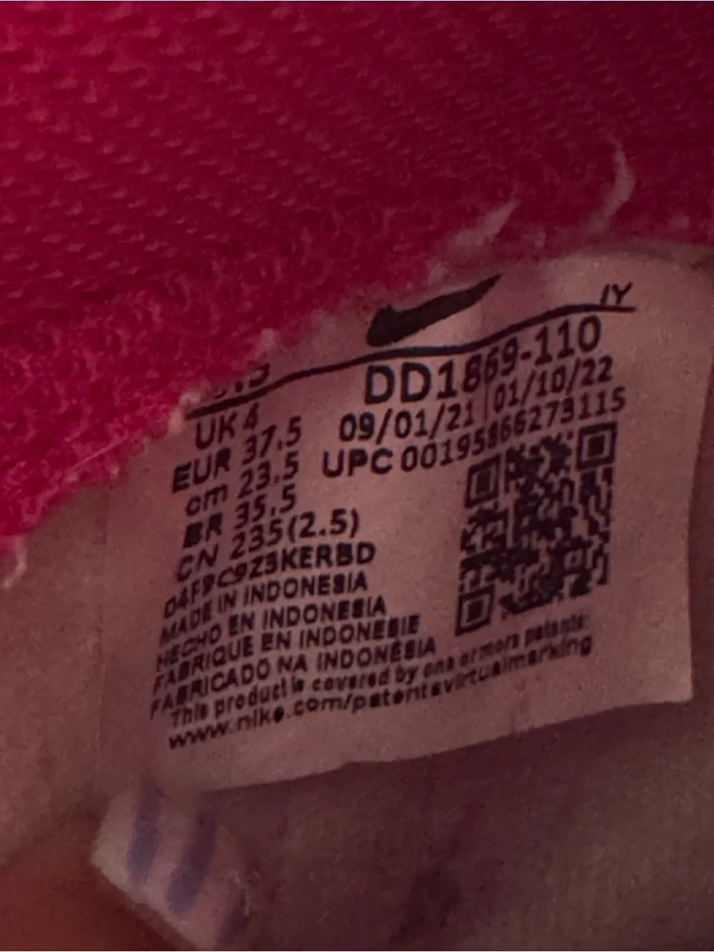 Nike bold pink